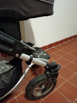 Zachovalý kočárek - 9