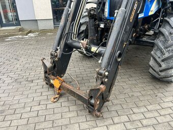Traktor NEW HOLLAND TL 8O A - 9