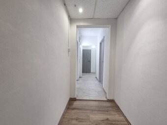 Podnájem prostorného bytu 3+1 s lodžií, lokalita Krynická, P - 9