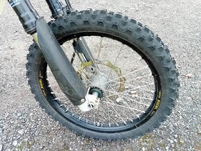 HUSQVARNA TE 450 - 9