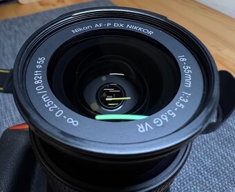 Sada Nikon D5600 + objektiv 18-55 a rozsáhlé příslušenství - 9