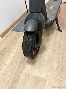 Ninebot MAX G30E II koloběžka - 9