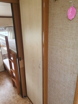 Karavan na pevné stání možnost odvozu až k Vám - 9