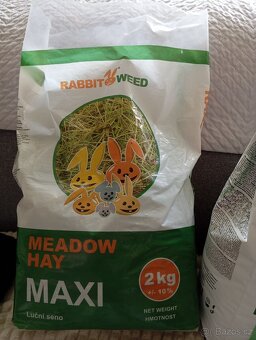 Zakrslý králík samička včetně klece atd. - 9