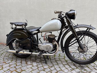 ČZ 125 T z roku 1949 s TP - 9