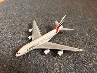 Prodám modely letadel Gemini jets 1:400 - 9