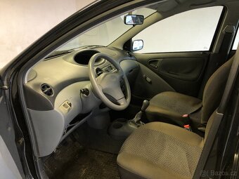 TOYOTA YARIS 1.0 VVT-i - 9