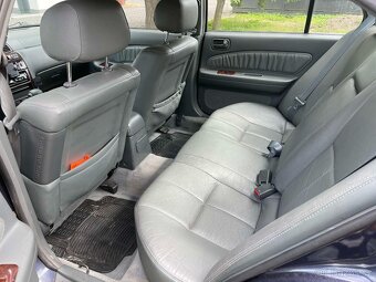 Nissan Maxima 3.0 - 9