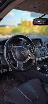 Nissan GTR - 9