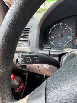 Prodám VW Golf V 1.4 benzin 59kw, r.v. 2008 - 9