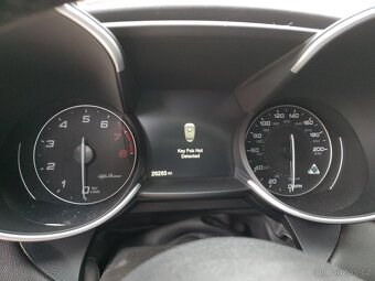 2019 Alfa Romeo Giulia Quadrifoglio 2.9 RWD - 9