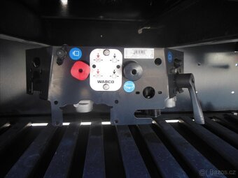 Kögel SN24, ADR, Bočnice, Přizvedává - 9