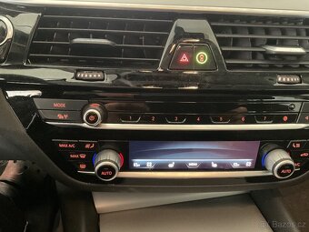 BMW 530xd Touring - 9