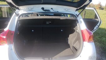 Toyota Auris 1.6 valvematic - 9