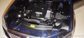 Mercedes-Benz E klasse 1:18 - 9