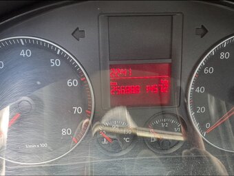 Volksvagen Golf 5 - 9