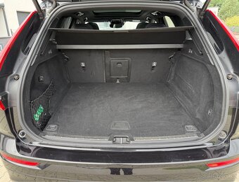 Volvo XC60 R-Design 173kW 5L-Záruka Tažné - 9