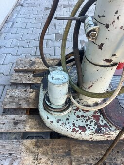 180. Sloupová vrtačka VS 32B - 9