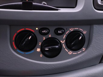 Opel Vivaro 2,0 CDTI 84kW Klima 9-Míst (2007) - 9