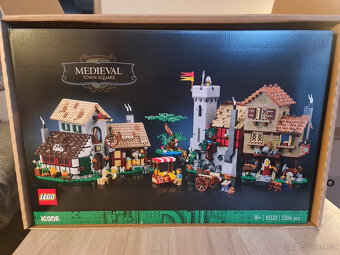 LEGO® ICONS™ 10332 Středověké náměstí - 9