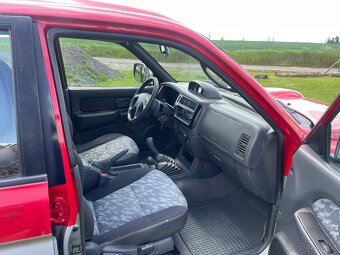 Mitsubishi L 200 - 9
