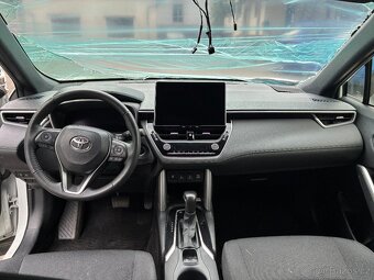 Toyota Corolla CROSS 2.0i HYBRID CVT r.v.2023 105 000 km ČR - 9