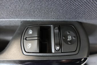 Opel Corsa 1.0i , 48 kW benzín, 2014 - 9