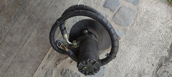 Přidržovací palec,hydromotor - 9