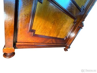 Starožitná šatní skříň - historismus - 9