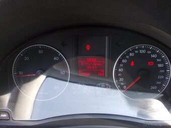 Volkswagen Golf, V 1.9TDI 77KW TAŽNÉ ZAŘÍZENÍ - 9