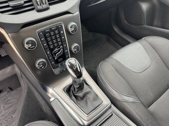Volvo V40 2.0 D2/Momentum/servis. kn./ČR/2015/168 tkm - 9