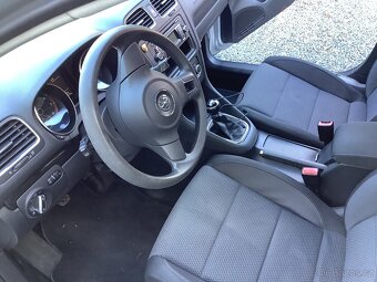 Volkswagen Golf 1.6 mpi 75 kw bez koroze doložené km - 9