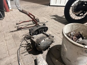 Jawa 555, Jawa díly - 9