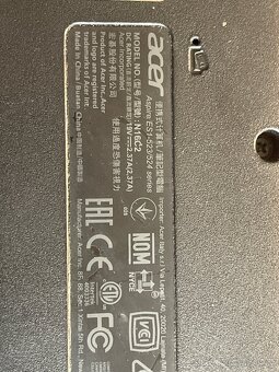 Acer Aspire ES1-523. Na Díly - 9