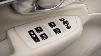 Volvo XC90 B5 - 9