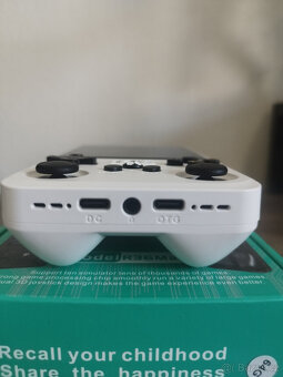 Handheld konzole R36Max (+18500 her) - 9