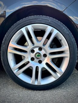 Škoda Superb 2 Kombi 2.0 TDI 125kw Manuál, Navigace, Tažné - 9