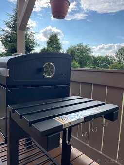 Grill na dřevěné uhlí - 9