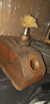 Spoustu starožitností i z války na prodej - 9