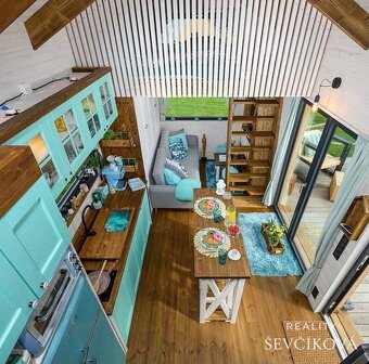 Kompletně zařízený tiny house s terasou v Boho stylu, 22 m2 - 9