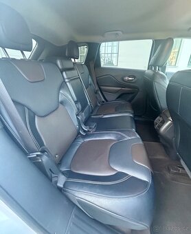 JEEP CHEROKEE 2.0D 125KW 4x4 -LIMITED-AUT-KUŽE-NAVI-TAŽNÉ - 9