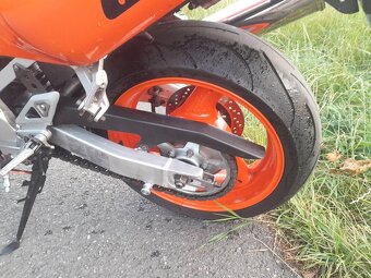 Moto Suzuki GSX-R 750 w z roku 1993 - 9