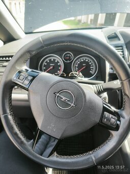Opel Zafira b 1.6 85kw 2010 - 9
