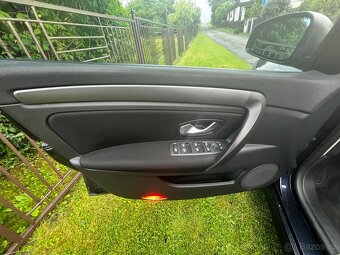 Renault Laguna III 2.0 dci 110 kW automat - 9