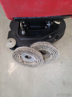 Mycí podlahový stroj go 552 t - 9