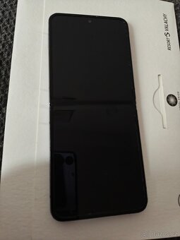 Samsung Z flip4 - 9