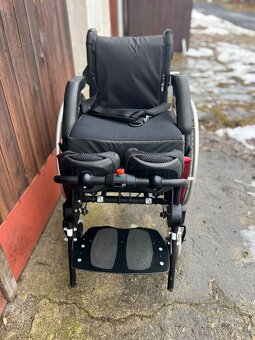 Elektrický stavěcí invalidní vozík - 9