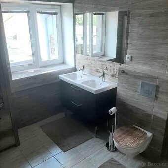 Rodinný dům RD 5+kk + místnost s vířivkou + garáž - 9