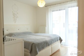 Luxusní řadový dům 4+kk s bazénem a zahradou v Drahelčicích, - 9
