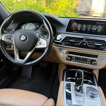 BMW 750d xDrive Limousine, krásné, nové v ČR, 1. majitel - 9